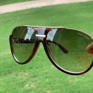 BRAND NEW WITH OUT TAGS Tom Ford unisex sunglasses